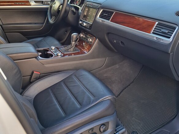 2015 Volkswagen Touareg II Рестайлинг, белый - вид 14