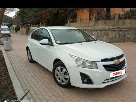 2014 Chevrolet Cruze I Рестайлинг, белый, 690000 рублей, вид 1