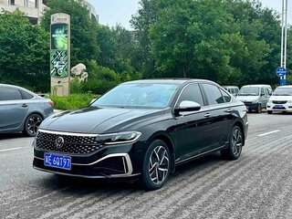 2023 Volkswagen Lavida III Рестайлинг, чёрный, 1125000 рублей, вид 1