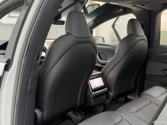 2022 Tesla Model X Long Range I Рестайлинг, белый, 7600000 рублей - вид 3