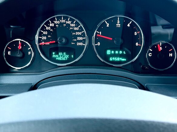 2008 Jeep Cherokee IV (KK), чёрный, 1190000 рублей - вид 8