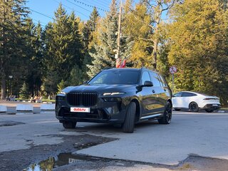 2022 BMW X7 40i I (G07) Рестайлинг, серый, 10900000 рублей, вид 3