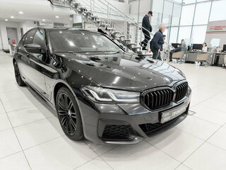 2021 BMW 5 серии 520d xDrive VII (G30/G31/G38) Рестайлинг, чёрный, 4170000 рублей, вид 3