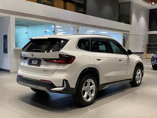 2023 BMW X1 Long 20Li sDrive II (F48) Рестайлинг, белый, 1960000 рублей, вид 4