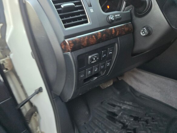 2015 Toyota Land Cruiser 200 Series Рестайлинг 1, белый - вид 32