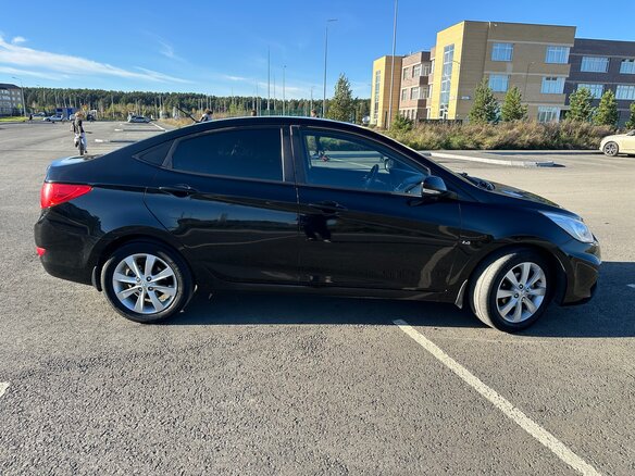 2013 Hyundai Solaris I, чёрный, 1299999 рублей - вид 6
