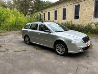 2005 Skoda Octavia II (A5), серебристый, 549000 рублей, вид 3