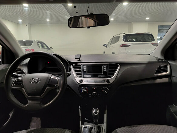 2018 Hyundai Solaris II, чёрный, 1249000 рублей - вид 13