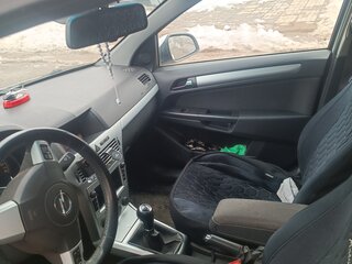 2011 Opel Astra H Рестайлинг, белый, 527000 рублей, вид 3