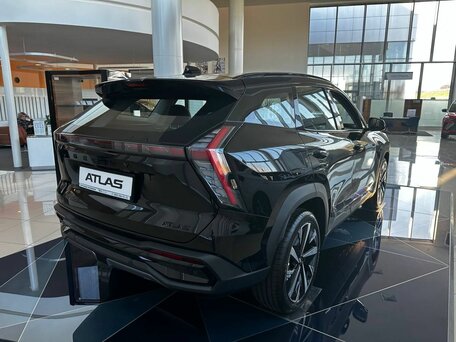 2026 Geely Atlas II, чёрный, 3449990 рублей, вид 3