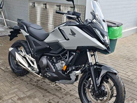 2026 Honda NC 750X, серебристый, 1300000 рублей, вид 2