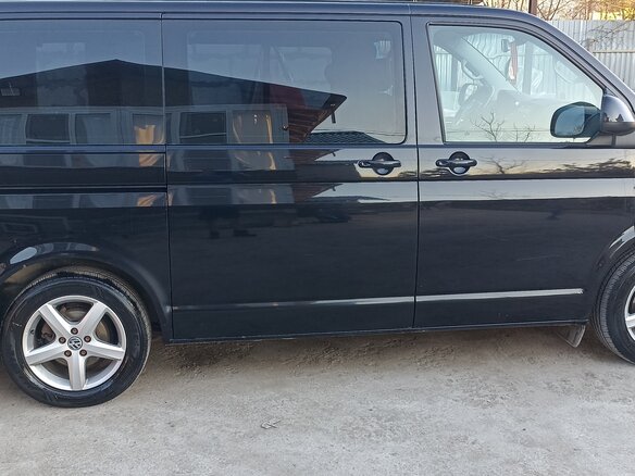 2013 Volkswagen Multivan T5 Рестайлинг, чёрный, 1940000 рублей - вид 12