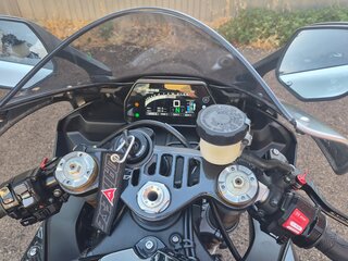 2015 Yamaha YZF-R1M, серый, 1700000 рублей, вид 5