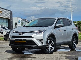 2018 Toyota RAV4 IV (XA40) Рестайлинг, серебристый, 2100000 рублей, вид 1