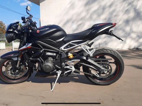 2019 Triumph Street Triple, чёрный, 850000 рублей, вид 4