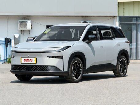 2026 Toyota bZ3X 58.3 kWh, серебристый, 2450000 рублей, вид 1