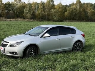 2012 Chevrolet Cruze I Рестайлинг, серебристый, 700000 рублей, вид 2
