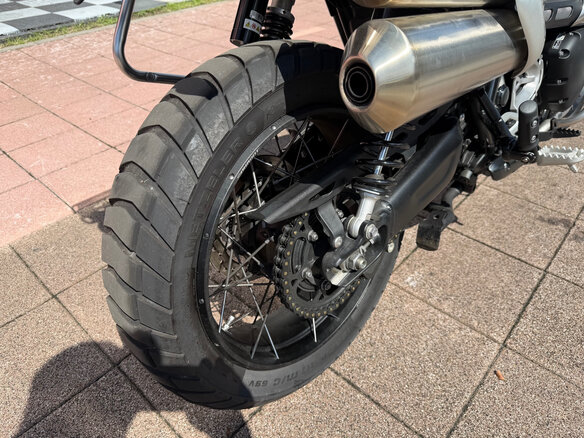 2024 Triumph Scrambler, серый - вид 13
