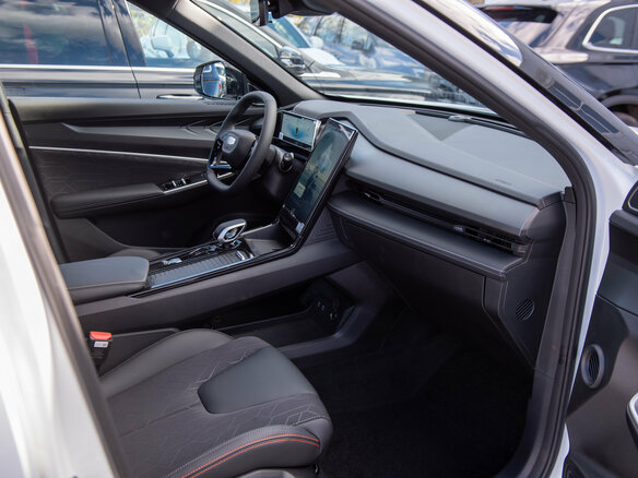 2025 Geely Cityray, белый, 3219990 рублей - вид 6