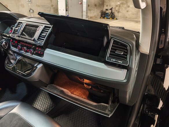2017 Volkswagen Multivan T6, чёрный - вид 23