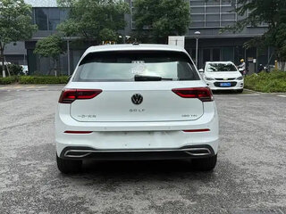2022 Volkswagen Golf VIII, белый, 1542000 рублей, вид 5