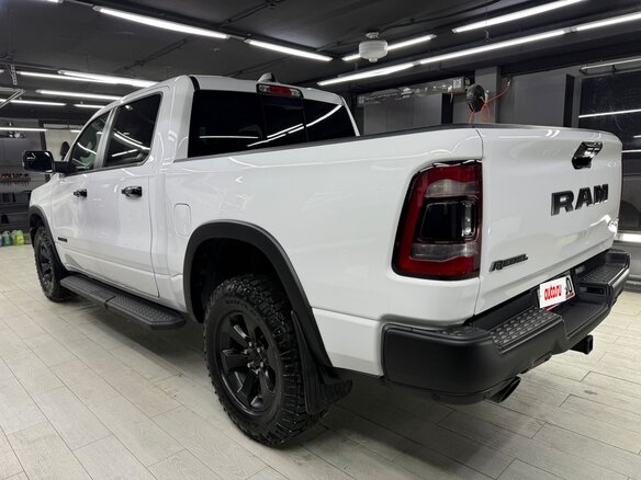 2023 Ram 1500 Crew Cab V, белый, 7700000 рублей - вид 5