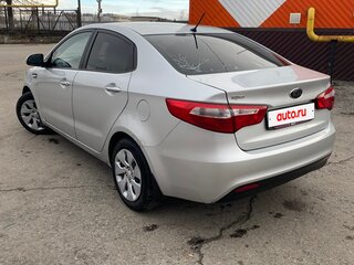 2013 Kia Rio III, серебристый, 599000 рублей, вид 4