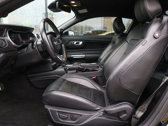 2022 Ford Mustang VI Рестайлинг, чёрный, 3750000 рублей - вид 15