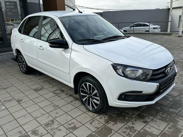 2026 Lada (ВАЗ) Granta I Рестайлинг, белый - вид 2