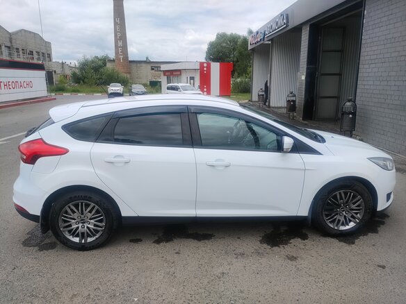2016 Ford Focus III Рестайлинг, белый, 680000 рублей - вид 2