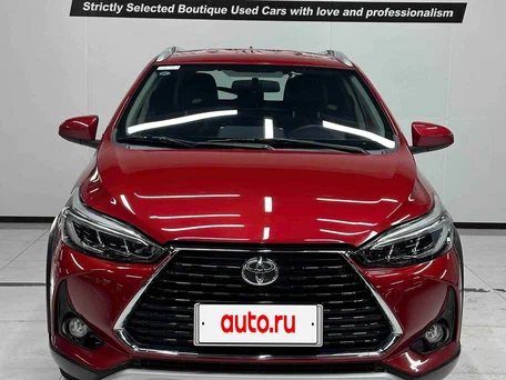 2022 Toyota Yaris L XP150 Рестайлинг, красный, 1330000 рублей, вид 2