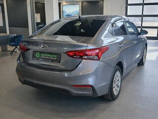 2017 Hyundai Solaris II, серый, 1100000 рублей, вид 4