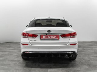 2019 Kia Optima IV Рестайлинг, белый, 2120000 рублей, вид 4