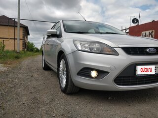 2011 Ford Focus II Рестайлинг, серебристый, 550000 рублей, вид 2