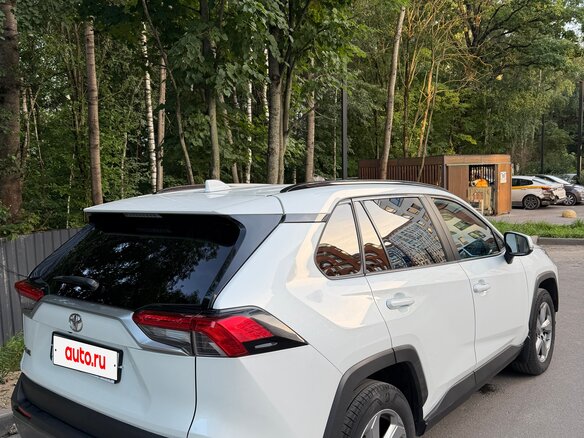 2020 Toyota RAV4 V (XA50), белый - вид 22