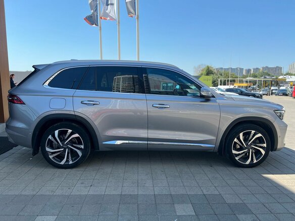 2022 Geely Monjaro I, серый, 2770000 рублей - вид 3