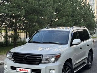 2013 Toyota Land Cruiser 200 Series Рестайлинг 1, белый, 4299000 рублей, вид 1