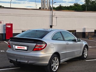 2004 Mercedes-Benz C-Класс 180 II (W203) Рестайлинг, белый, 525000 рублей, вид 3