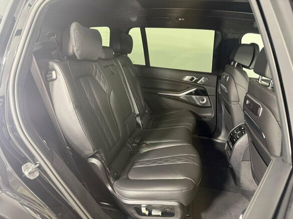 2026 BMW X7 40d I (G07) Рестайлинг, чёрный, 18300000 рублей - вид 8