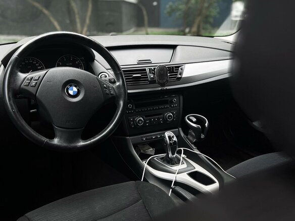 2014 BMW X1 20i I (E84) Рестайлинг, белый, 1800000 рублей - вид 5