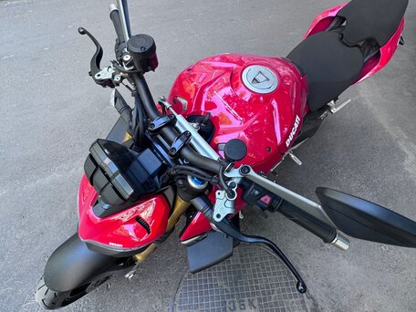 2021 Ducati Streetfighter V4, красный, 1900000 рублей, вид 5