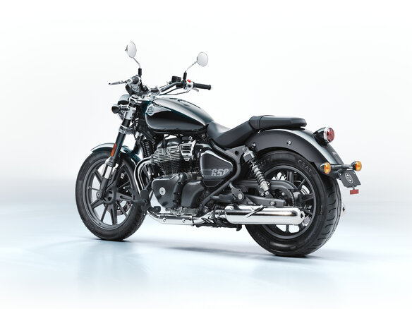 2026 Royal Enfield Super Meteor, чёрный, 764000 рублей - вид 2