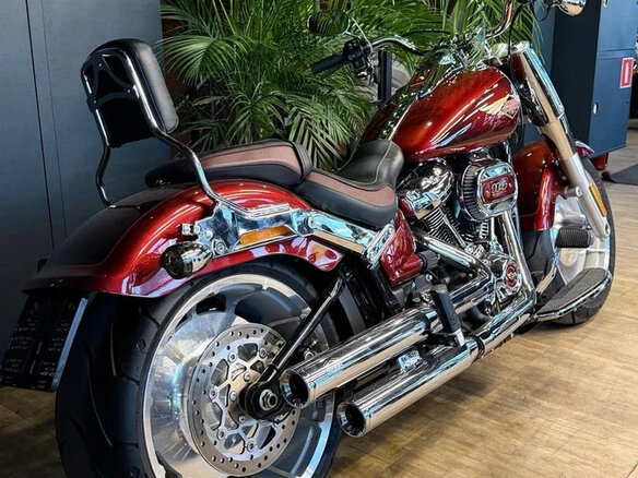 2023 Harley-Davidson Fat Boy, красный, 3550000 рублей - вид 3