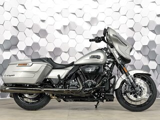 2023 Harley-Davidson CVO Street Glide, серый, 3899000 рублей, вид 3