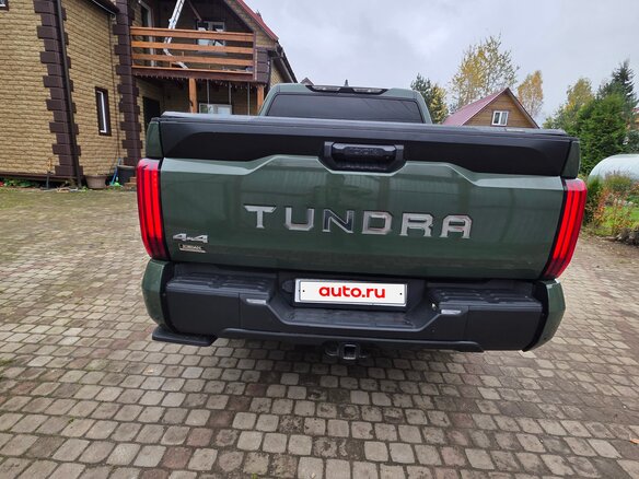 2022 Toyota Tundra CrewMax III, зелёный - вид 4