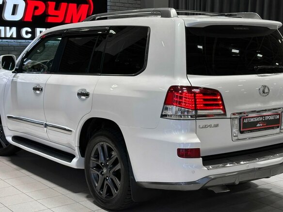 2012 Lexus LX 570 III Рестайлинг, белый, 4190000 рублей - вид 8