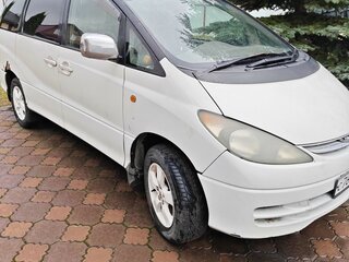 2001 Toyota Estima II, белый, 590000 рублей, вид 1