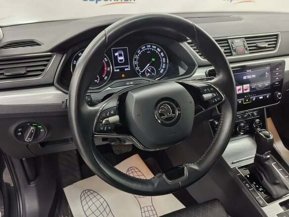 2020 Skoda Superb III Рестайлинг, серый, 2600000 рублей - вид 5