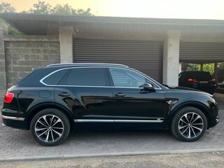 2019 Bentley Bentayga I, чёрный, 9950000 рублей, вид 3