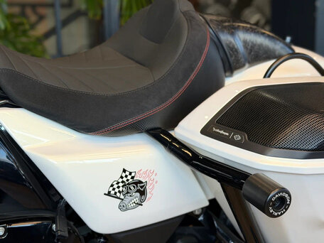 2024 Harley-Davidson CVO Road Glide ST, белый, 4900000 рублей, вид 4